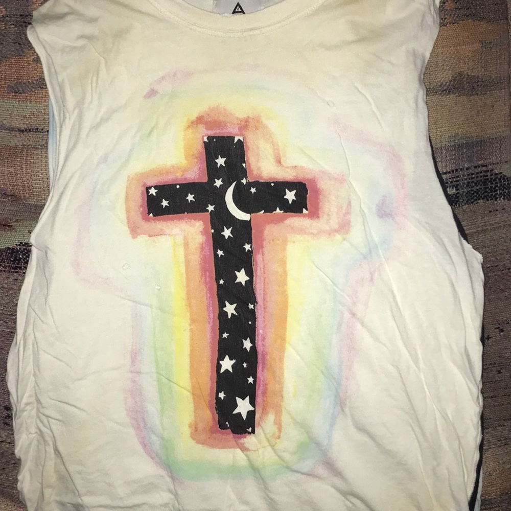 Unif rainbow cross tee